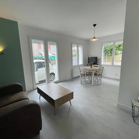 Apartment 150 M De La Mer *